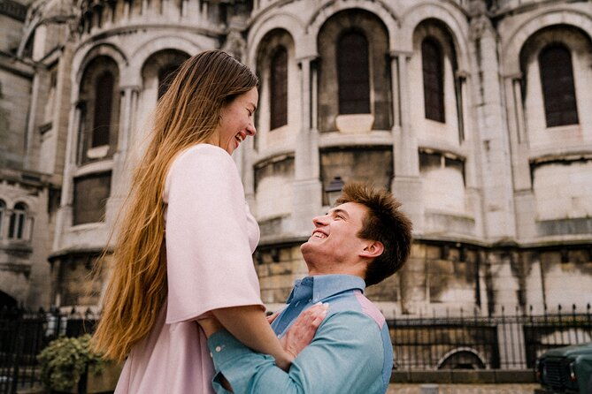 private-paris-photographer-professional-photos-in-monmartre