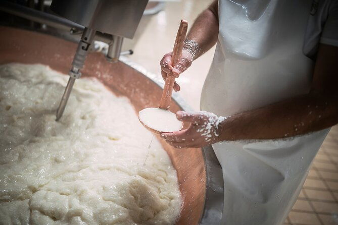 private-parmigiano-balsamic-parma-ham-and-wine-tasting-tour