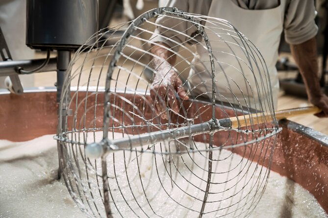 private-parmigiano-balsamic-parma-ham-and-wine-tasting-tour