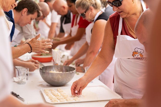 private-pasta-making-class-at-a-cesarinas-home-with-tasting-in-arezzo