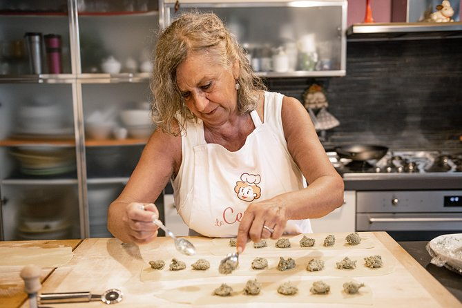 private-pasta-making-class-at-a-cesarinas-home-with-tasting-in-asti