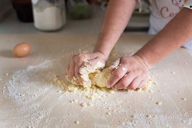 private-pasta-making-class-at-a-cesarinas-home-with-tasting-in-asti