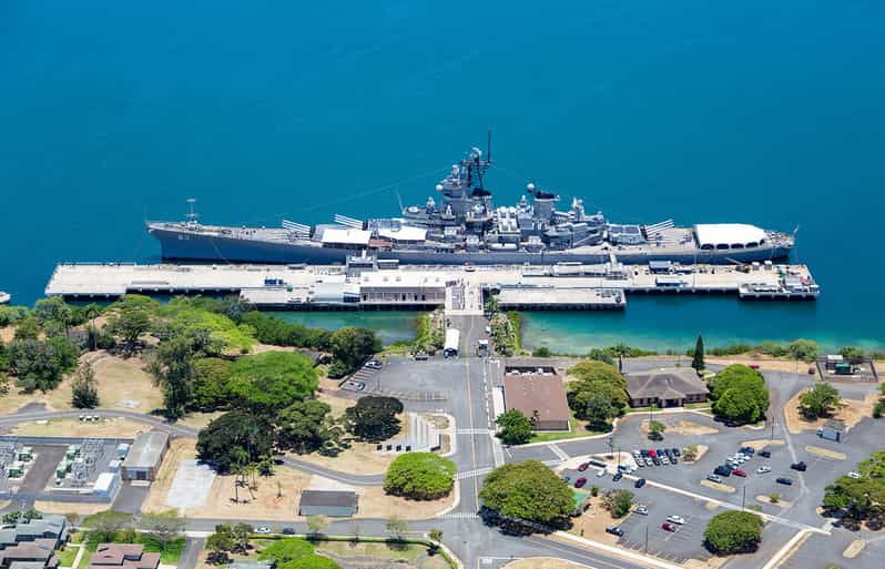 private-pearl-harbor-uss-arizona-and-uss-missouri-2