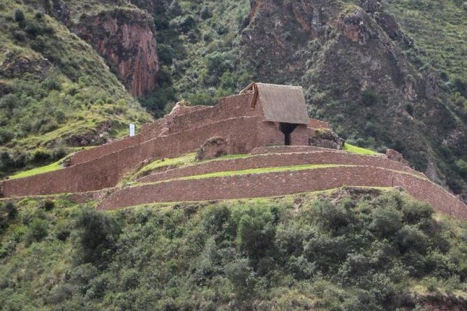 private-perolniyoc-waterfall-and-raqaypata-trek-from-cusco