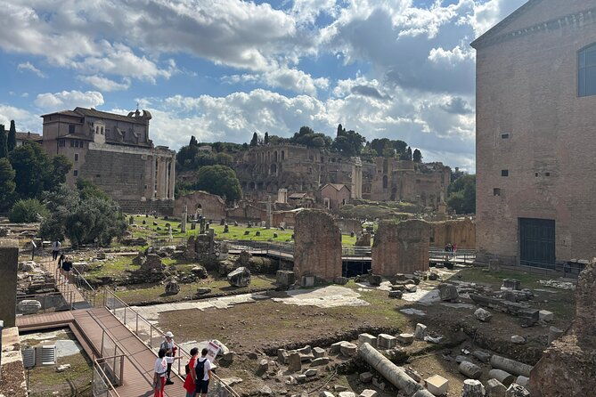 private-personalized-architecture-tour-of-rome-with-an-architect