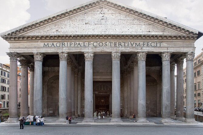 private-personalized-architecture-tour-of-rome-with-an-architect