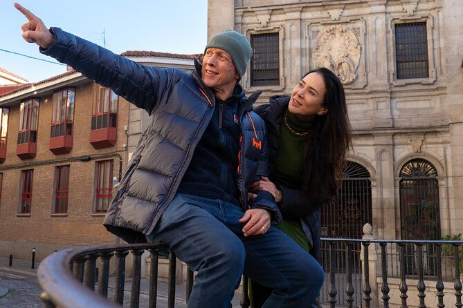 private-photo-session-tour-for-couples-in-madrid