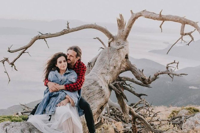 private-photo-session-with-a-local-photographer-in-athens