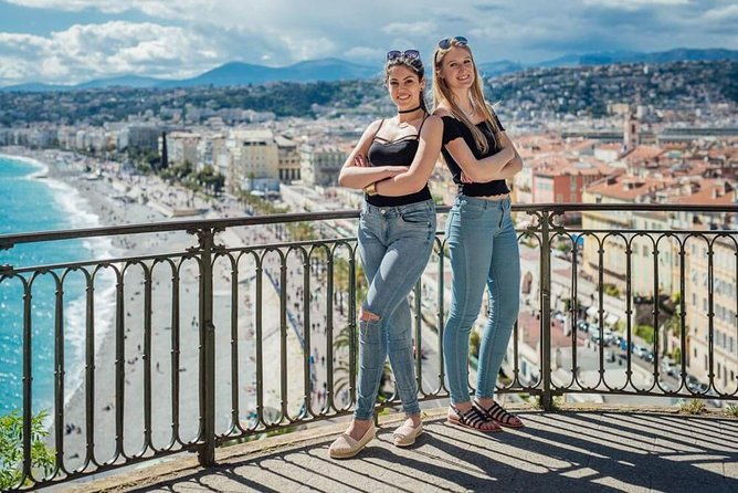 private-photo-session-with-a-local-photographer-in-nice
