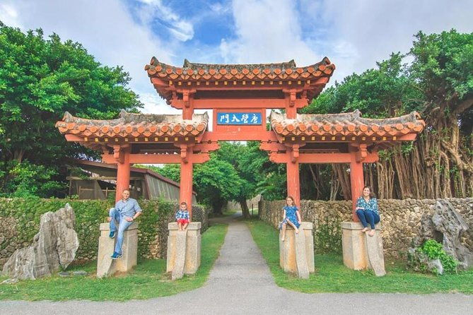 private-photo-session-with-a-local-photographer-in-okinawa