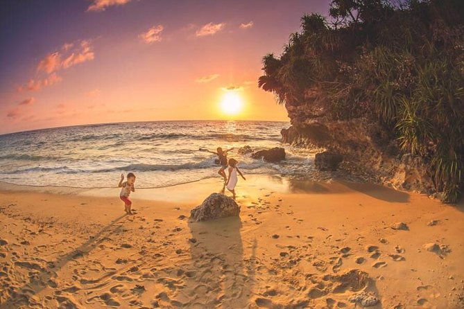 private-photo-session-with-a-local-photographer-in-okinawa