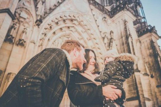 private-photo-session-with-a-local-photographer-in-prague