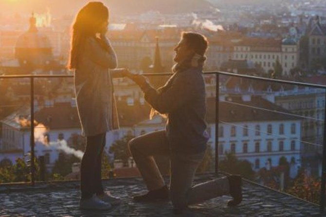 private-photo-session-with-a-local-photographer-in-prague