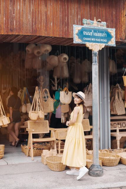 private-photo-tour-of-chiang-mais-old-town
