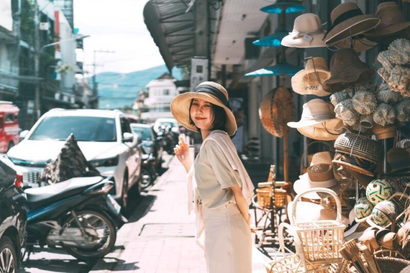 private-photo-tour-of-chiang-mais-old-town