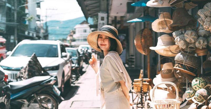 private-photo-tour-of-chiang-mais-old-town