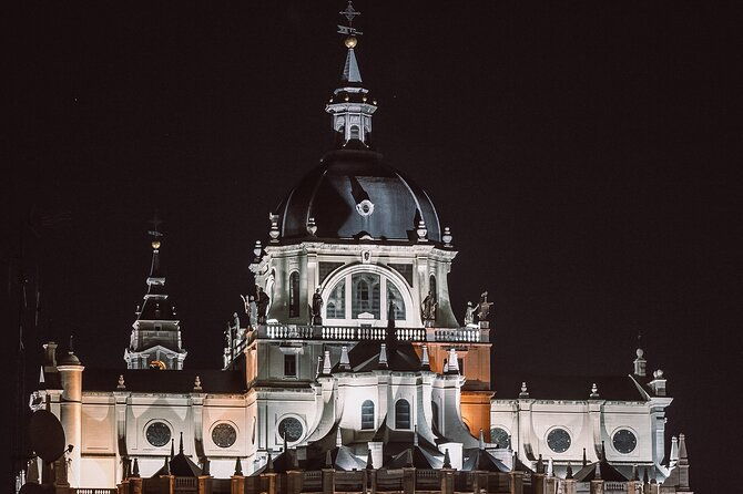 private-photography-tour-in-madrid-with-personal-guide-and-photographer