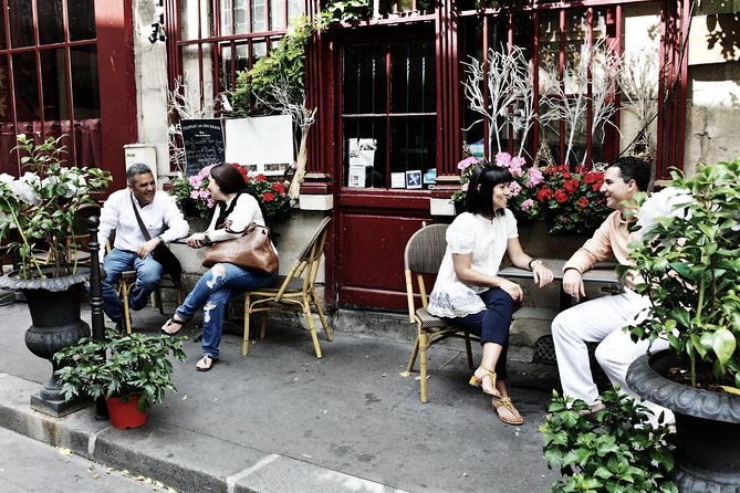 private-photography-walking-tour-of-paris-latin-quarter-or-montmartre-2