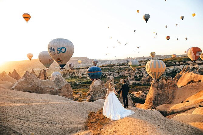 private-photoshoot-with-balloons-in-cappadocia