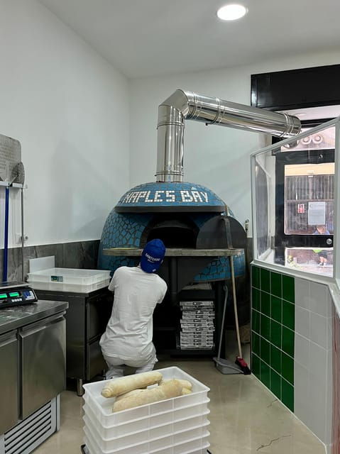 private-pizza-making-workshop-with-drink-and-appetizers