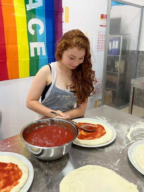 private-pizza-making-workshop-with-drink-and-appetizers