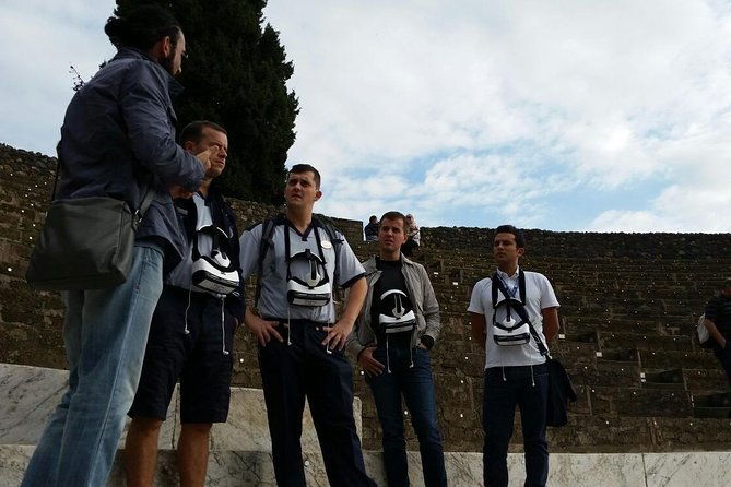 private-pompeii-tour-with-3d-virtual-reality-headset-tour-assistant-only-2