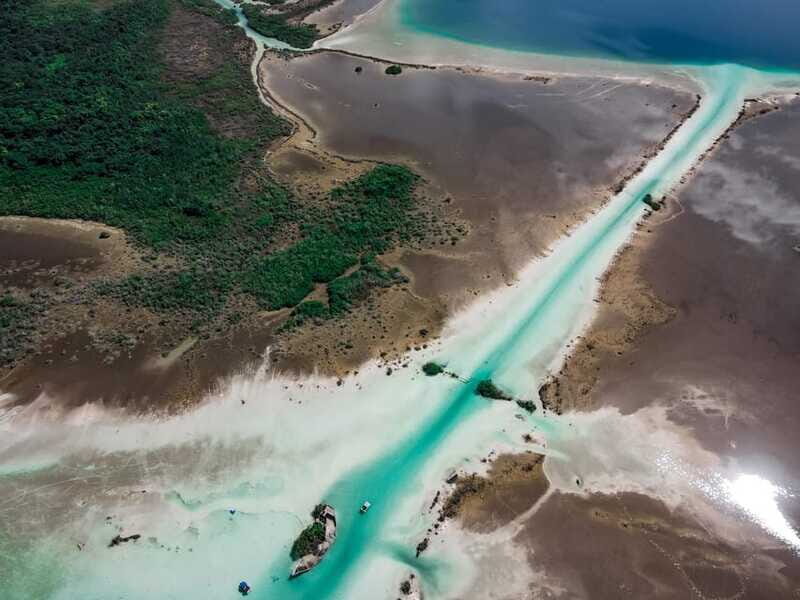 Private pontoon tour in the seven colors Bacalar lagoon - FAQ