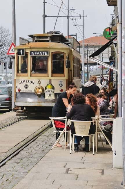 Private Porto City Tour at a Low Price with Wine Tasting (Special for Couples) - Palacio da Bolsa & Architectural Marvels