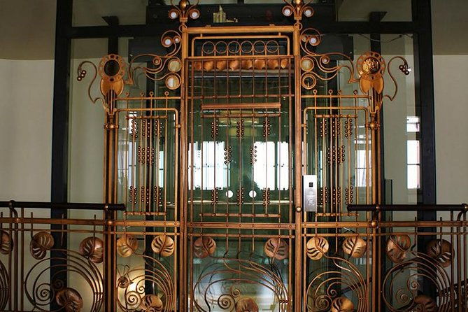 private-prague-art-nouveau-and-cubism-walking-tour-2