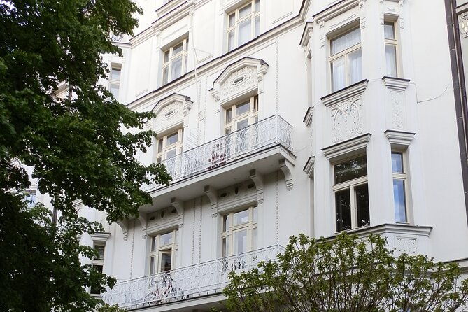 private-prague-art-nouveau-and-cubism-walking-tour-3
