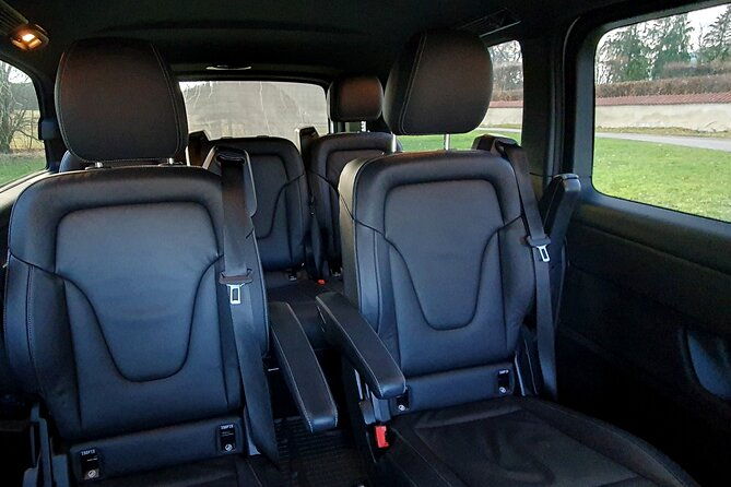 private-prague-to-hallstatt-luxury-transfer-via-cesky-krumlov