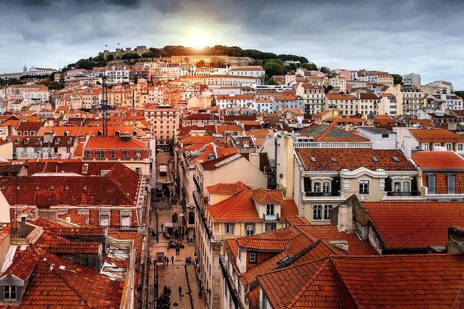 private-premium-car-transfer-from-porto-to-lisbon-with-2-hours-for-sightseeing