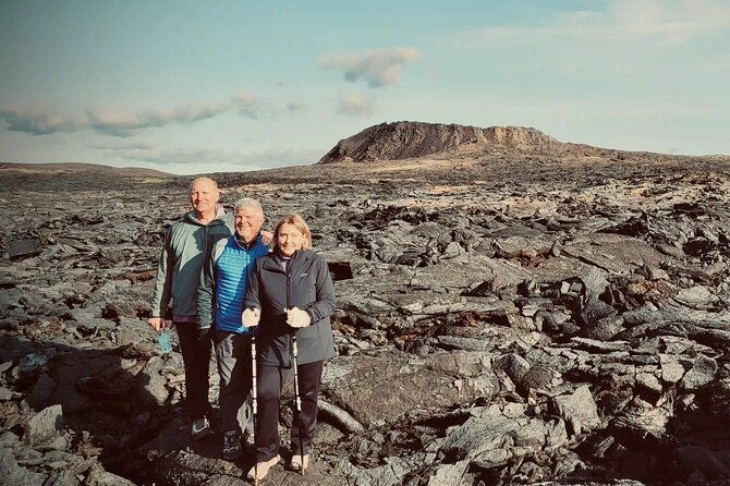 private-premium-volcano-hike-with-local-geology-enthusiasts