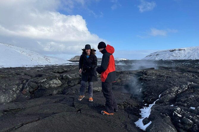 private-premium-volcano-hike-with-local-geology-enthusiasts