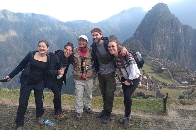 private-professional-guide-in-machupicchu-from-aguas-calientes
