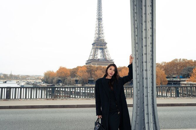 private-professional-photoshoot-near-the-eiffel-tower-in-paris