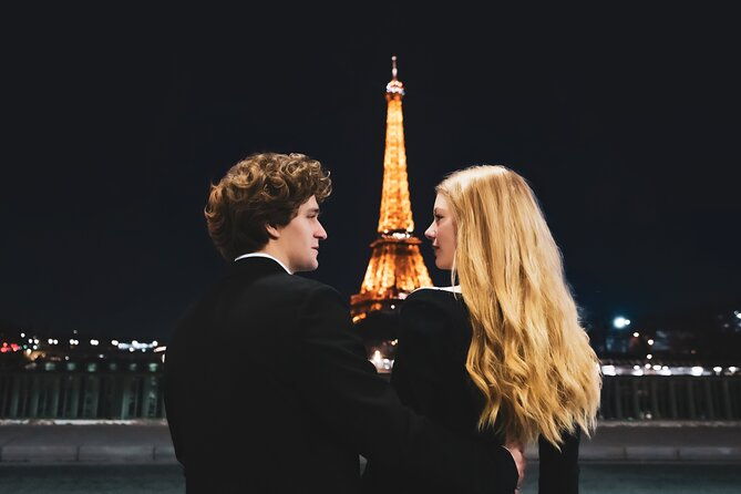 private-professional-photoshoot-near-the-eiffel-tower-in-paris