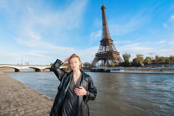 private-professional-photoshoot-near-the-eiffel-tower-in-paris