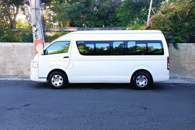 private-punta-cana-round-trip-airport-transfer-2