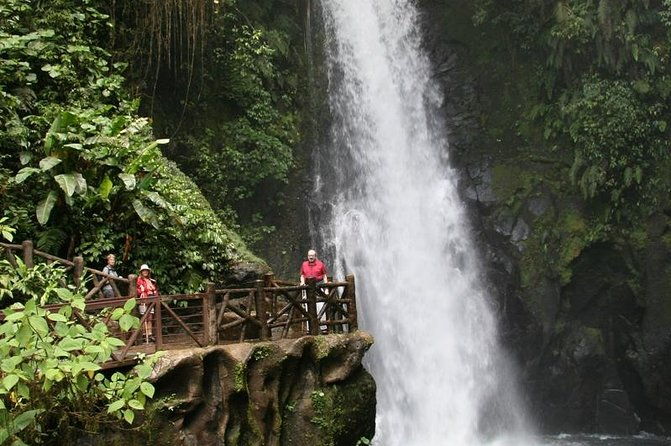private-puntarenas-shore-excursion-poas-volcano-and-la-paz-waterfall-gardens