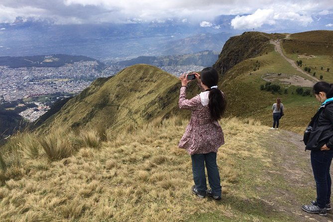 private-quito-city-tour-with-teleferico-and-horse-ride-in-pichincha-volcano