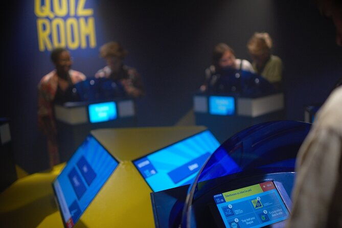 private-quiz-room-game-session-in-aix-en-provence