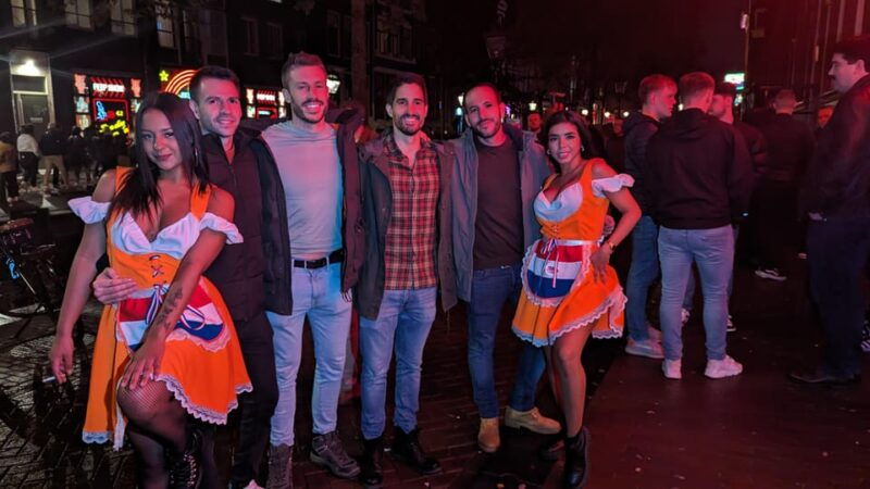 private-red-light-tour-city-center-with-beer-maid-guide