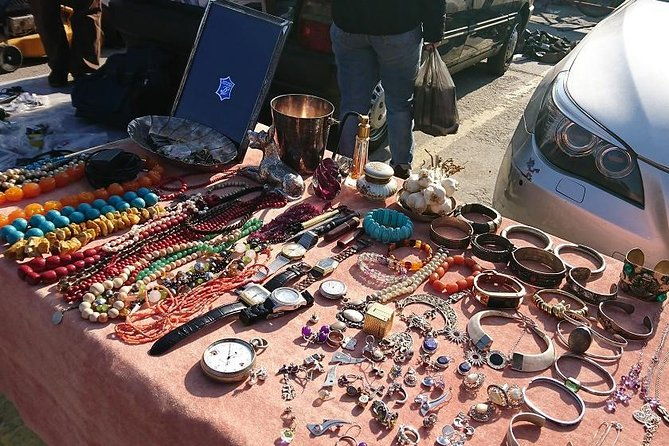private-red-patrol-bucharest-flea-market-tour-with-a-romanian-car