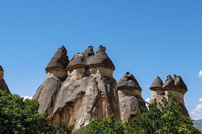 private-red-tour-with-professional-tour-guide-car