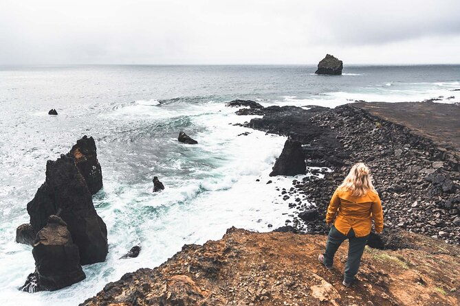 private-reykjanes-peninsula-lava-tunnel-and-blue-lagoon