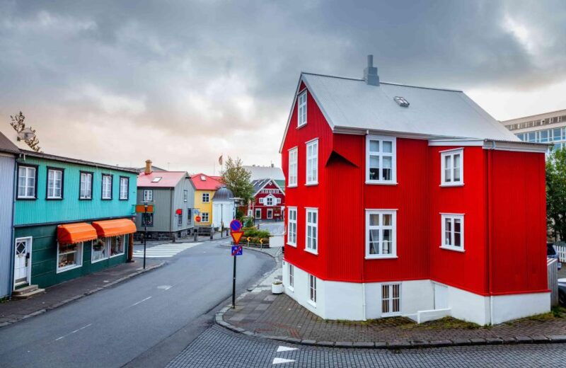 private-reykjavik-city-icelandic-architecture-walking-tour