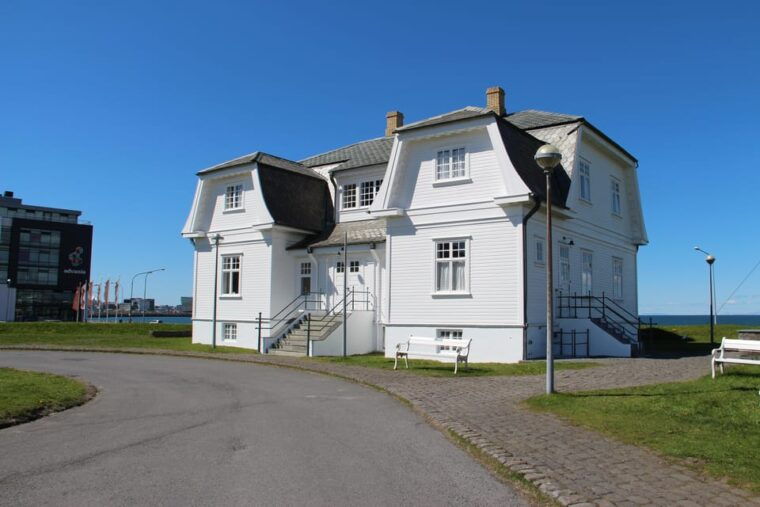 private-reykjavik-city-tour