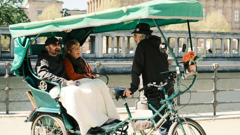 Private Rickshaw Berlin Highlights and secrets up-to 6 Pers. - Why Choose a Rickshaw Tour in Berlin?