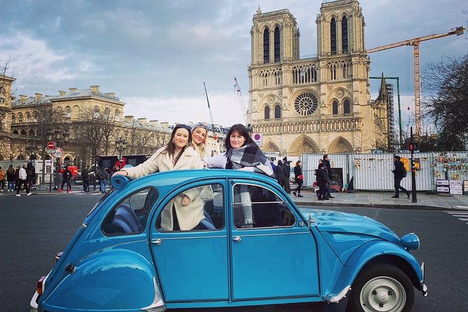 private-ride-in-a-citroen-2cv-in-paris-2h